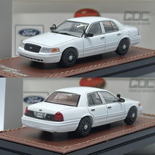 Load image into Gallery viewer, GOC 1/64 Ford Crown Victoria White (Police Version)
