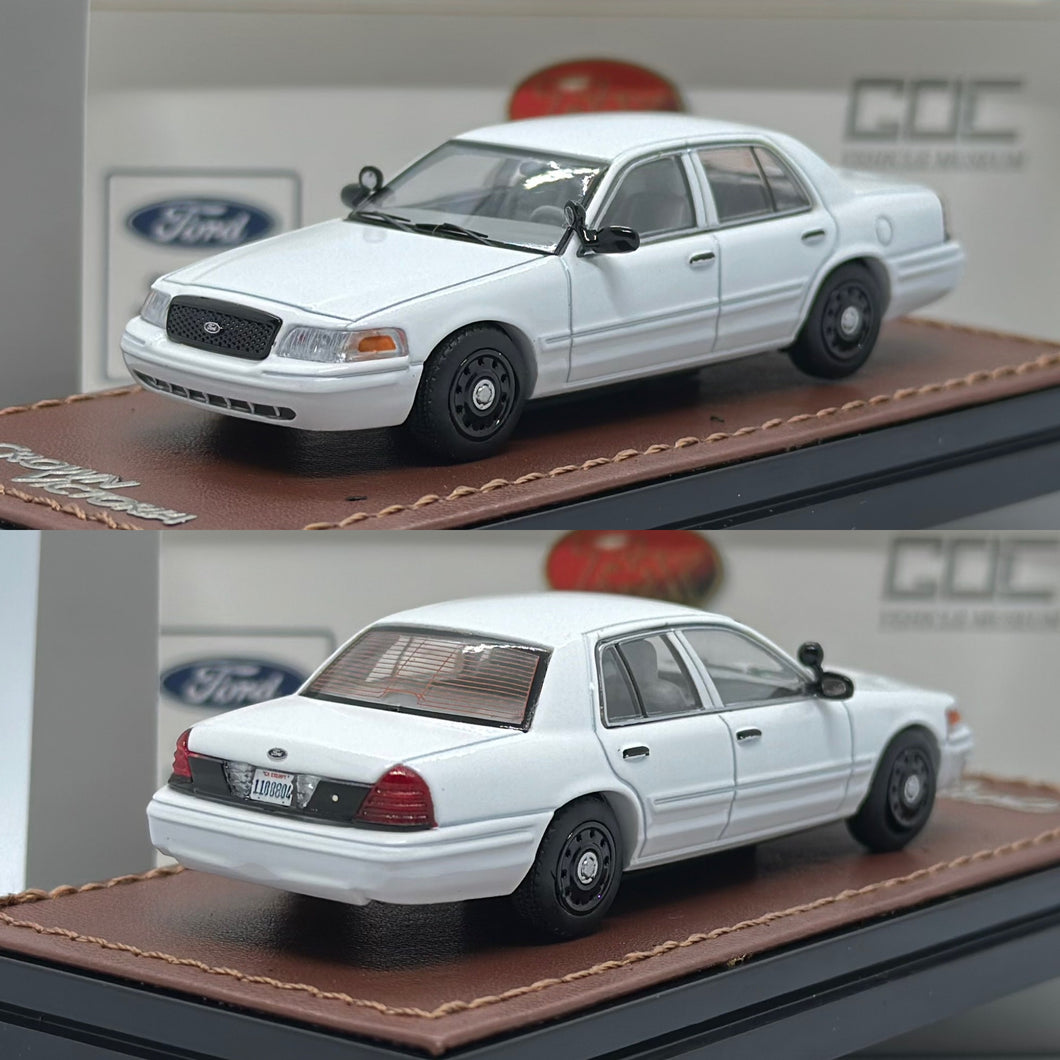 GOC 1/64 Ford Crown Victoria White (Police Version)