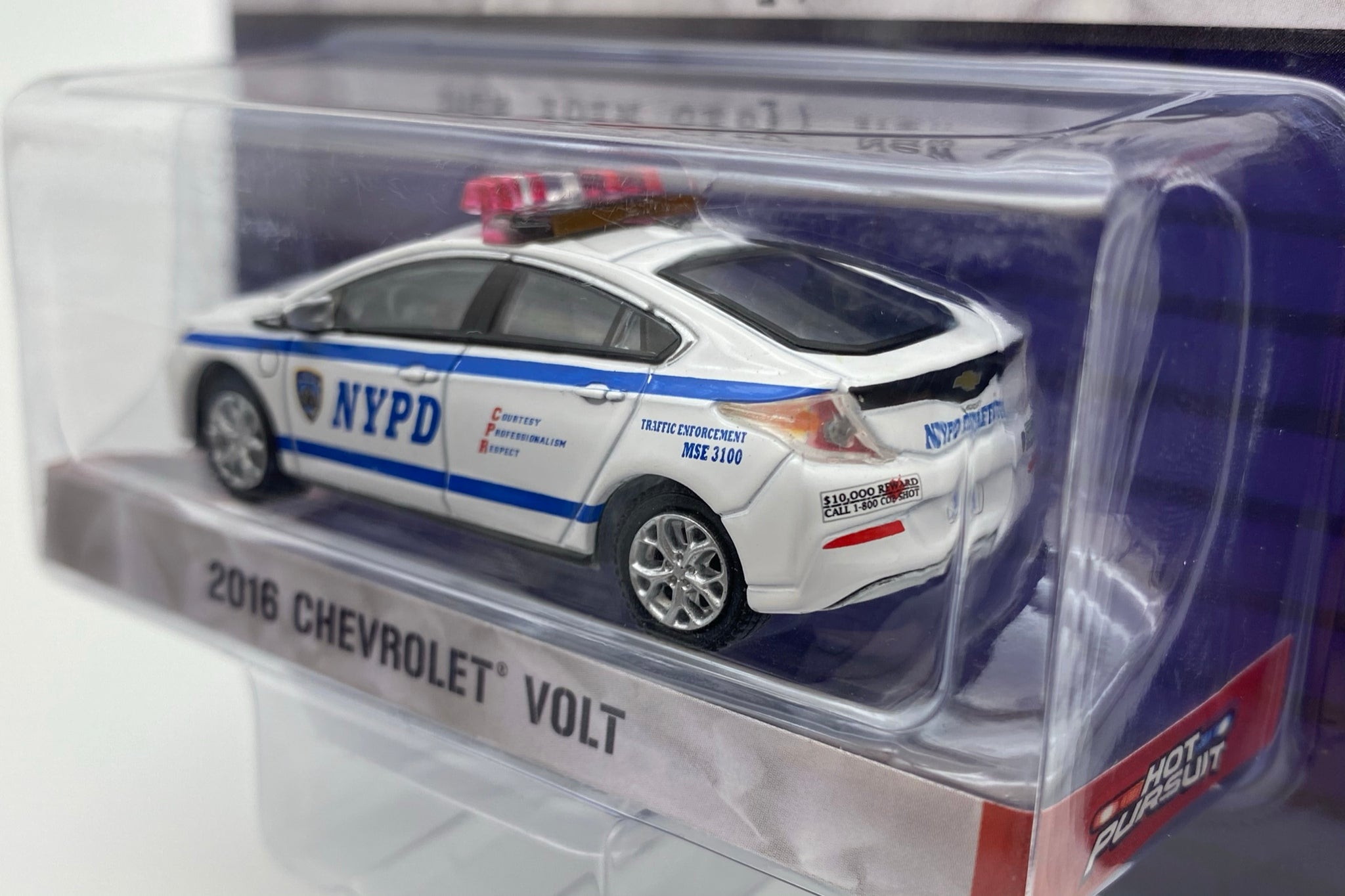 Greenlight 1/64 Hot Pursuit Series 20 - 2016 Chevrolet Volt - NYPD